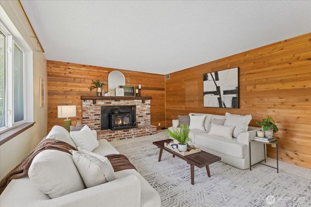 2006 245th Avenue SE, Sammamish, WA 98075