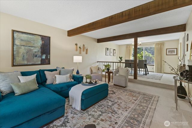 2006 245th Avenue SE, Sammamish, WA 98075