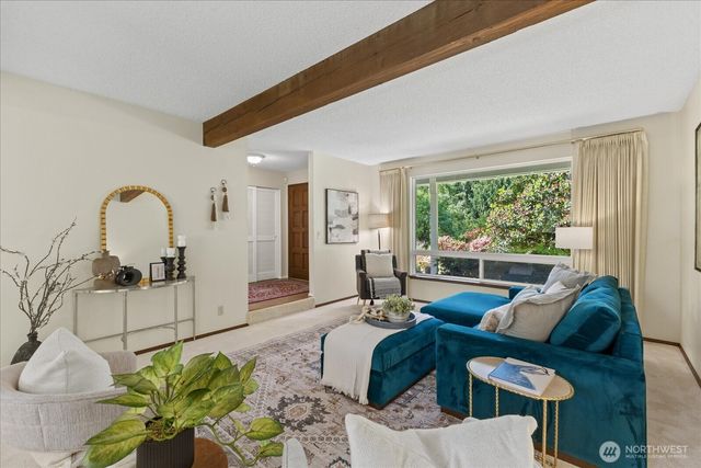 2006 245th Avenue SE, Sammamish, WA 98075
