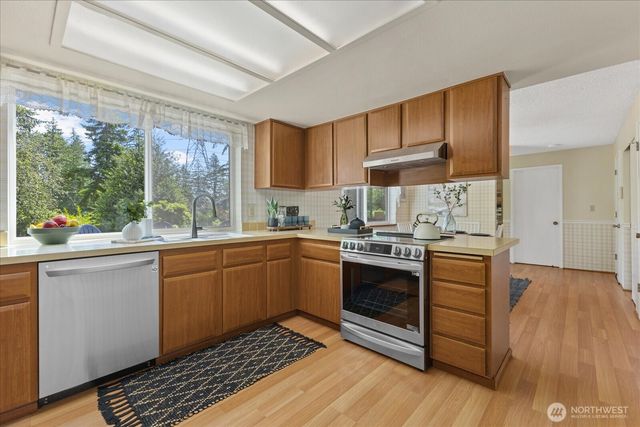 2006 245th Avenue SE, Sammamish, WA 98075