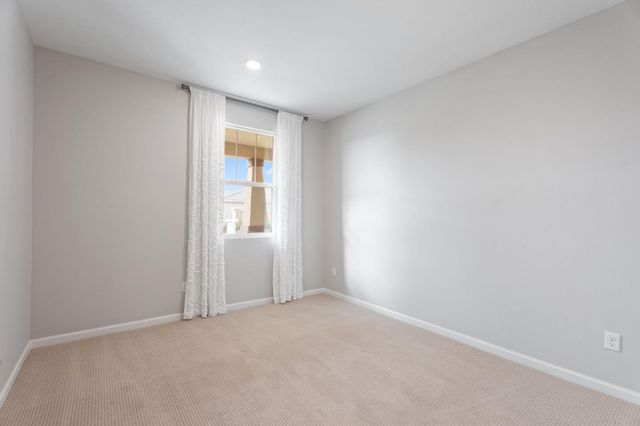 3215 Lourdes Avenue, Clovis, CA 93619