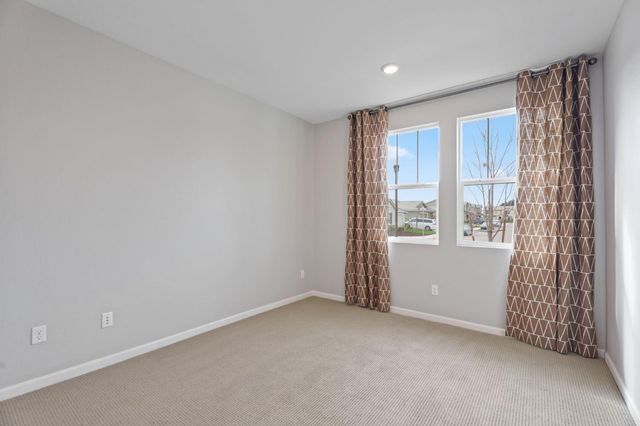 3215 Lourdes Avenue, Clovis, CA 93619