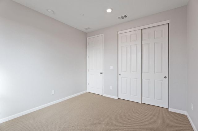 3215 Lourdes Avenue, Clovis, CA 93619