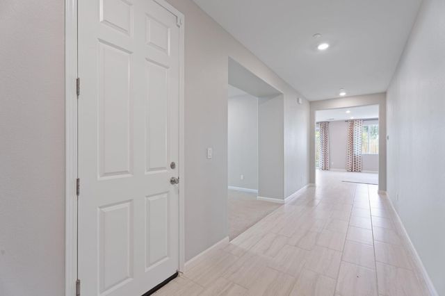 3215 Lourdes Avenue, Clovis, CA 93619