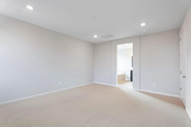 3215 Lourdes Avenue, Clovis, CA 93619