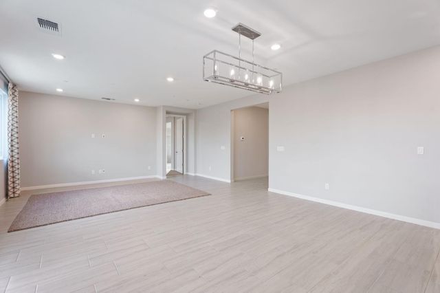 3215 Lourdes Avenue, Clovis, CA 93619