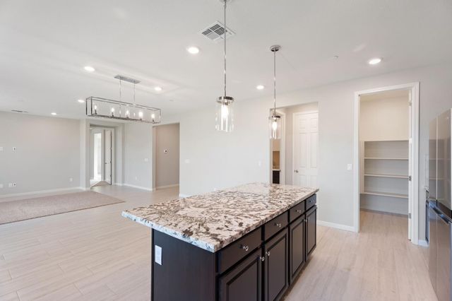 3215 Lourdes Avenue, Clovis, CA 93619