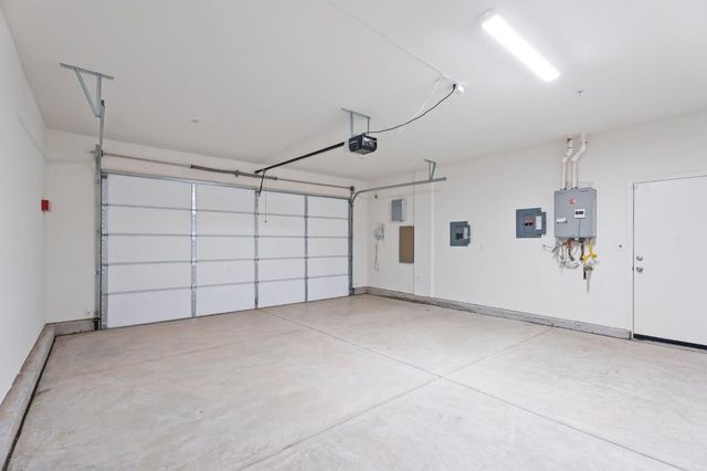 3215 Lourdes Avenue, Clovis, CA 93619