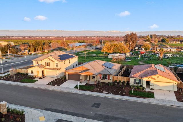 3215 Lourdes Avenue, Clovis, CA 93619