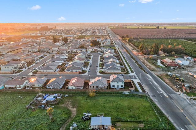 3215 Lourdes Avenue, Clovis, CA 93619