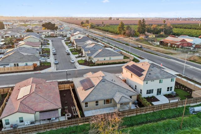 3215 Lourdes Avenue, Clovis, CA 93619