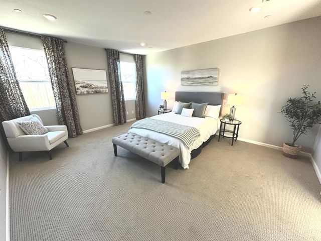 3215 Lourdes Avenue, Clovis, CA 93619