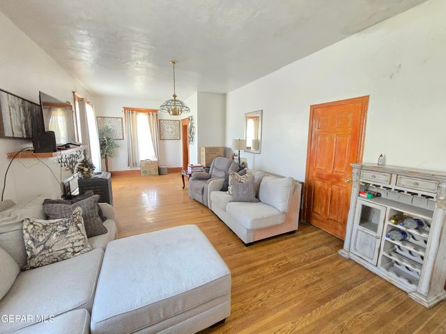 1219 N FLORENCE Street, El Paso, TX 79902