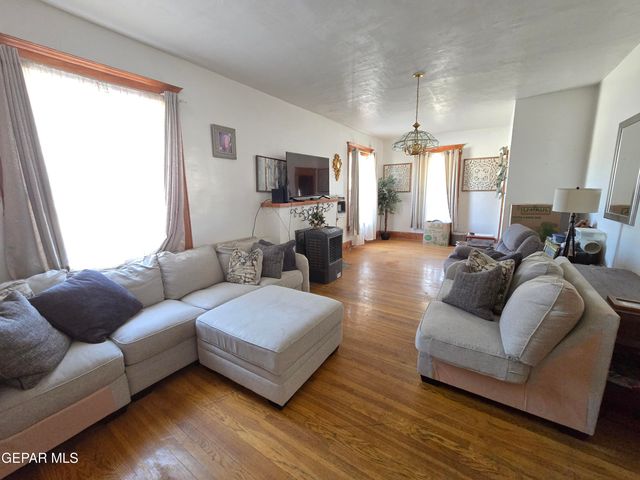 1219 N FLORENCE Street, El Paso, TX 79902