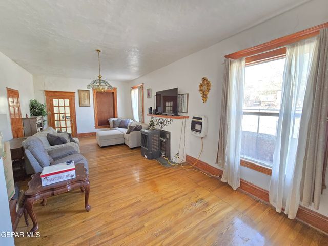 1219 N FLORENCE Street, El Paso, TX 79902