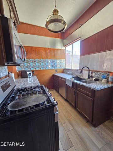 1219 N FLORENCE Street, El Paso, TX 79902