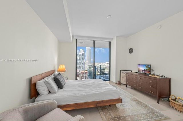 68 SE 6th St 1710, Miami, FL 33131