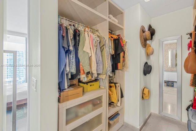 68 SE 6th St 1710, Miami, FL 33131