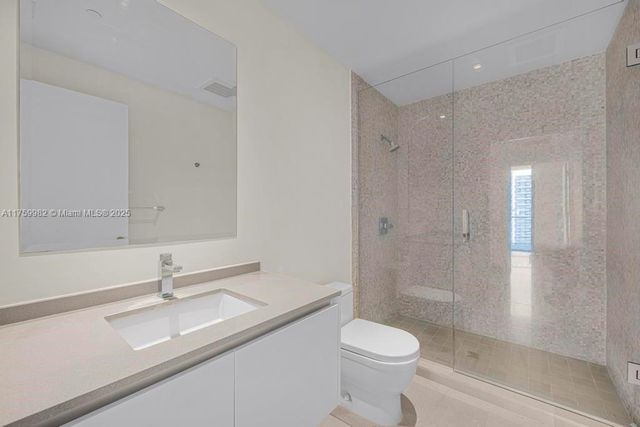 68 SE 6th St 1710, Miami, FL 33131