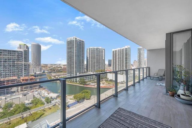 68 SE 6th St 1710, Miami, FL 33131