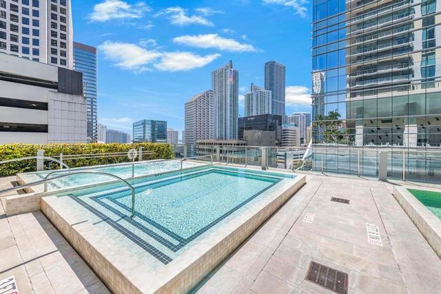 68 SE 6th St 1710, Miami, FL 33131