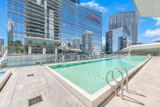 68 SE 6th St 1710, Miami, FL 33131