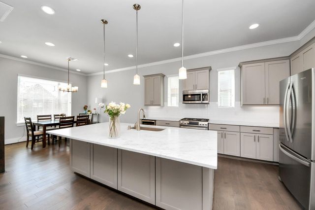 5720 Petty Street, Houston, TX 77007