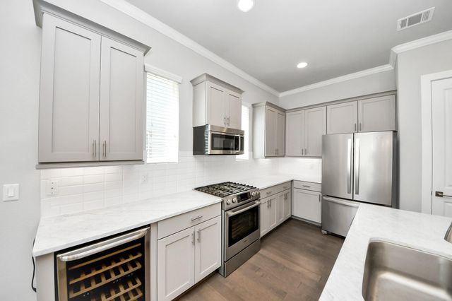 5720 Petty Street, Houston, TX 77007