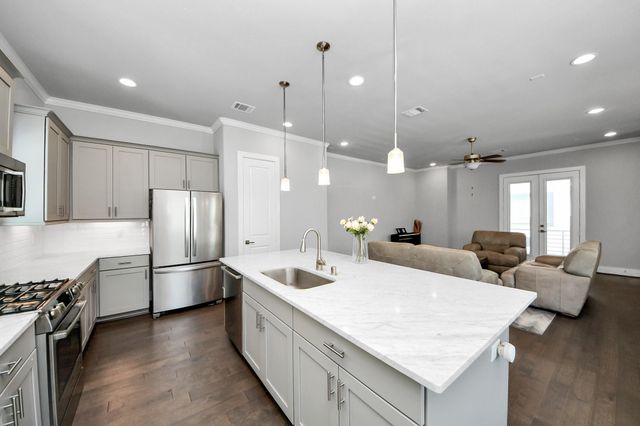 5720 Petty Street, Houston, TX 77007