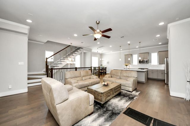 5720 Petty Street, Houston, TX 77007