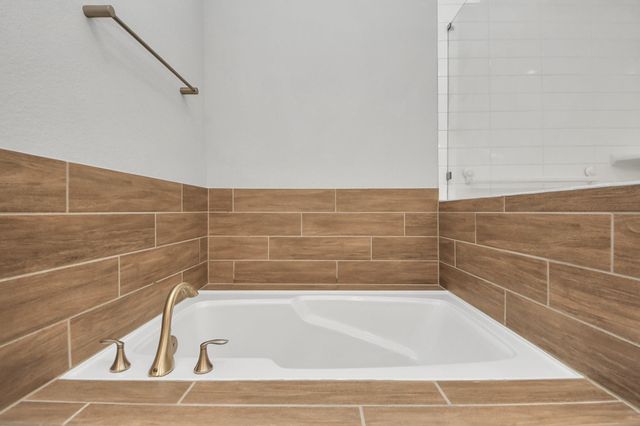 5720 Petty Street, Houston, TX 77007