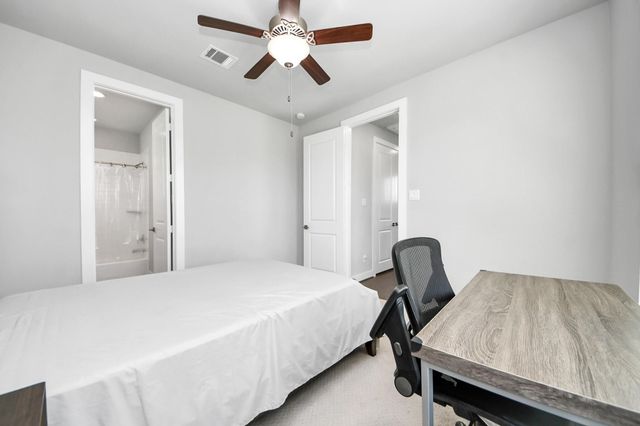 5720 Petty Street, Houston, TX 77007