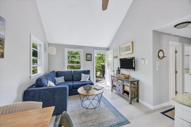 200 Pilgrim Spring Road UNIT B, Wellfleet, MA 02667