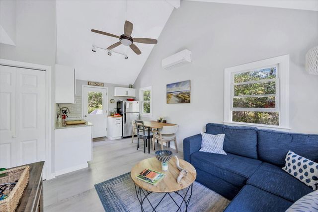 200 Pilgrim Spring Road UNIT B, Wellfleet, MA 02667