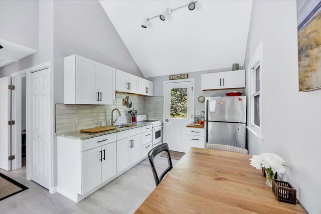 200 Pilgrim Spring Road UNIT B, Wellfleet, MA 02667