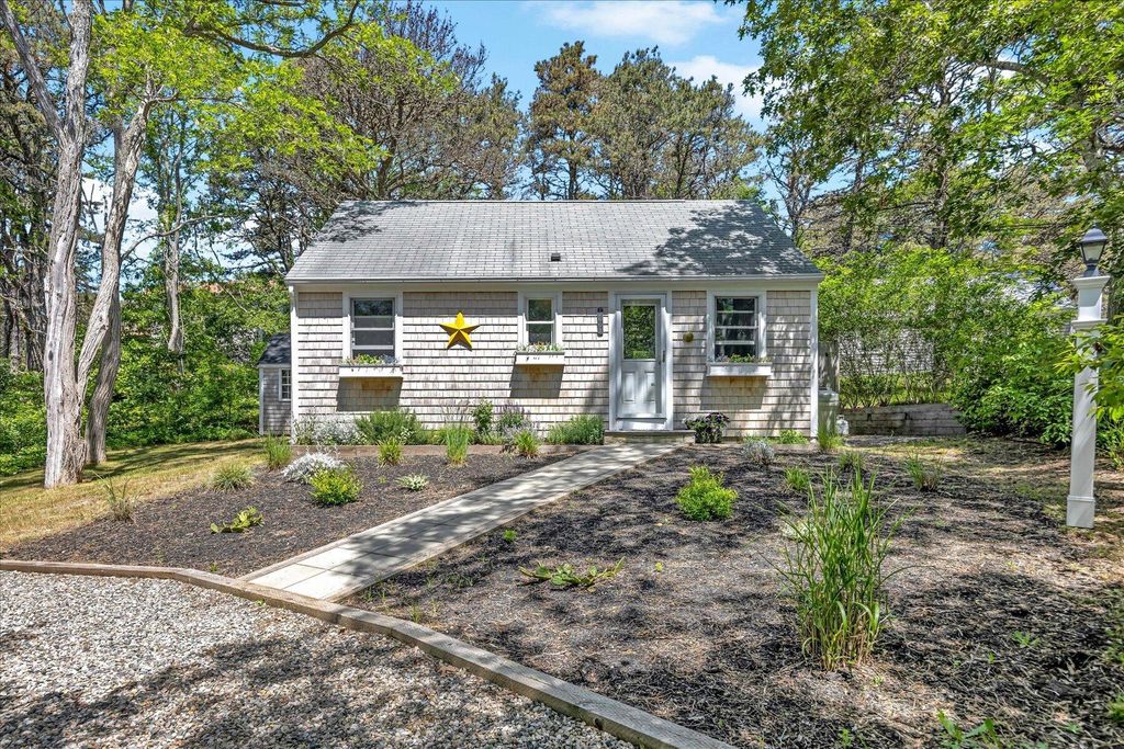 200 Pilgrim Spring Road UNIT B, Wellfleet, MA 02667