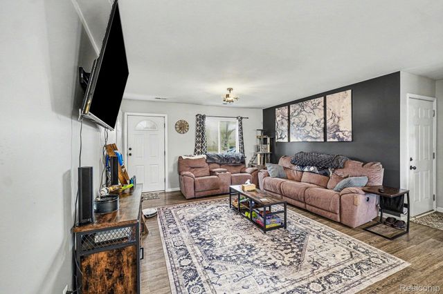 2863 Wisner Street, Waterford Charter Township, MI 48329