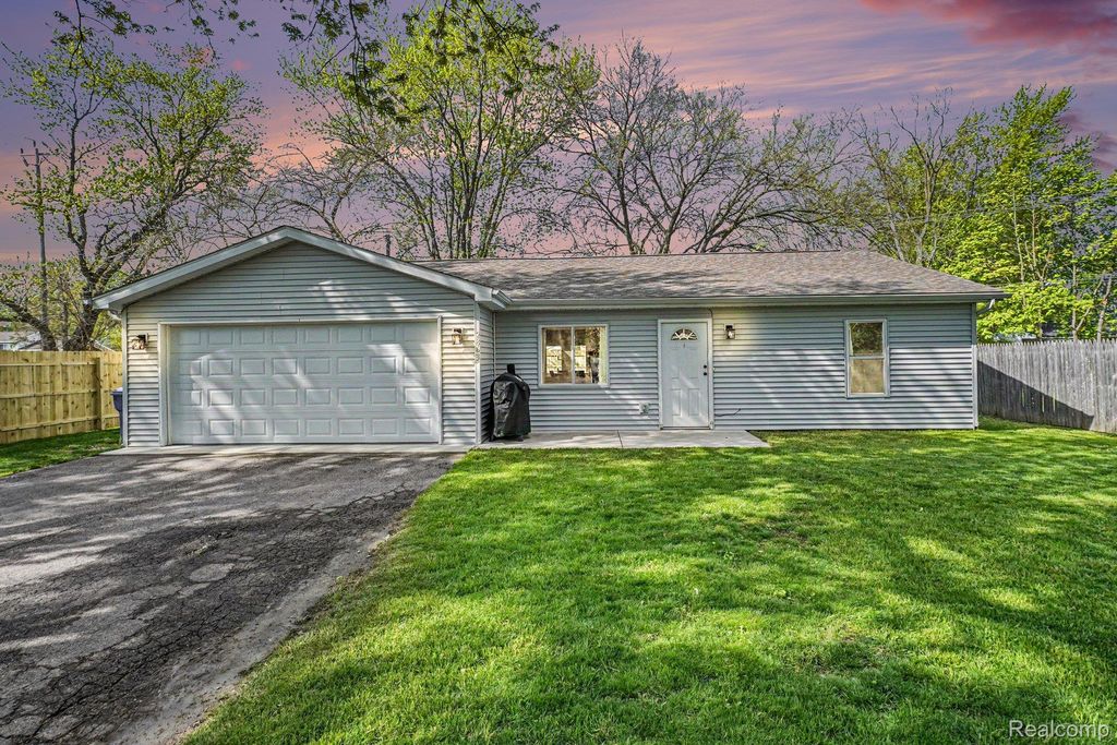 2863 Wisner Street, Waterford Charter Township, MI 48329