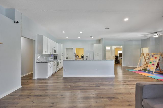 10234 BLOOMFIELD HILLS DRIVE, Seffner, FL 33584