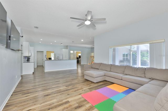 10234 BLOOMFIELD HILLS DRIVE, Seffner, FL 33584