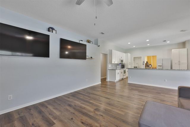 10234 BLOOMFIELD HILLS DRIVE, Seffner, FL 33584