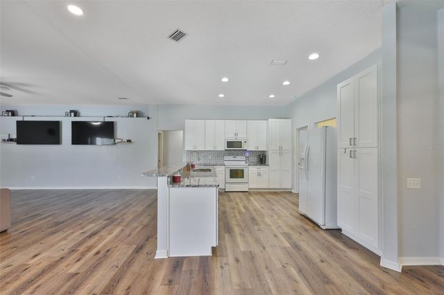 10234 BLOOMFIELD HILLS DRIVE, Seffner, FL 33584