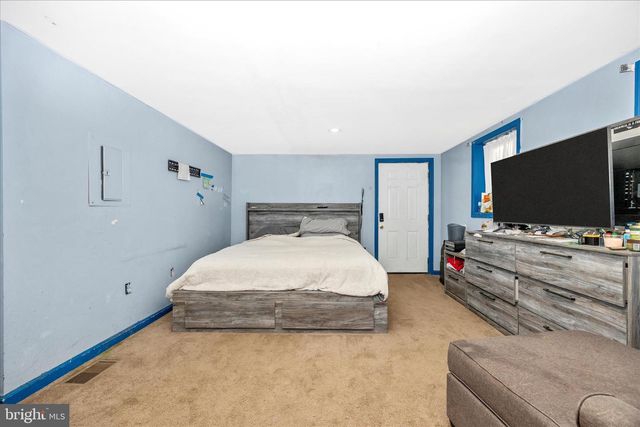 811 ANTIETAM DR, Hagerstown, MD 21742