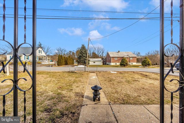 811 ANTIETAM DR, Hagerstown, MD 21742