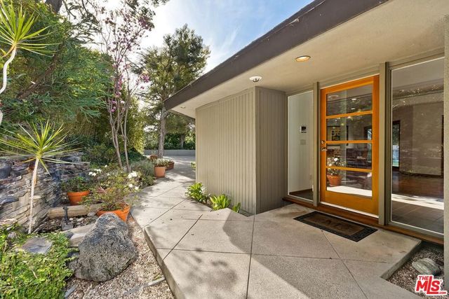 4463 Bergamo Drive, Encino, CA 91436