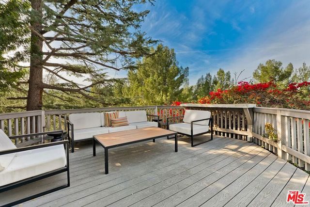 4463 Bergamo Drive, Encino, CA 91436