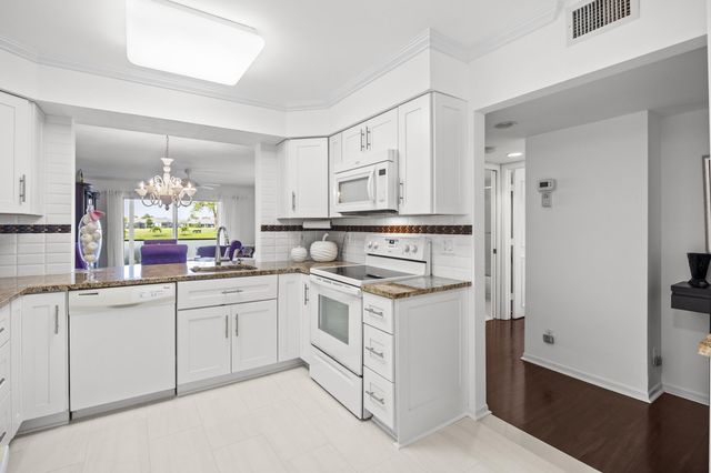7146 Huntington Lane 105, Delray Beach, FL 33446