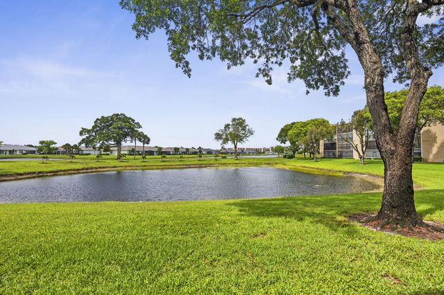 7146 Huntington Lane 105, Delray Beach, FL 33446