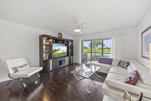 7146 Huntington Lane 105, Delray Beach, FL 33446