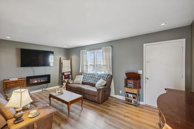 1213 Woodcrest Dr, Manchester, TN 37355